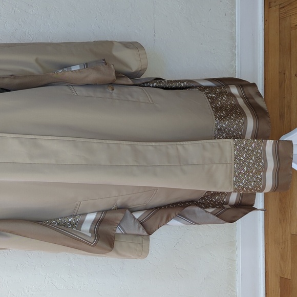 Burberry Runway Collection Pale Honey Scarf-Layer Trench Coat Size 6 - Picture 11 of 17